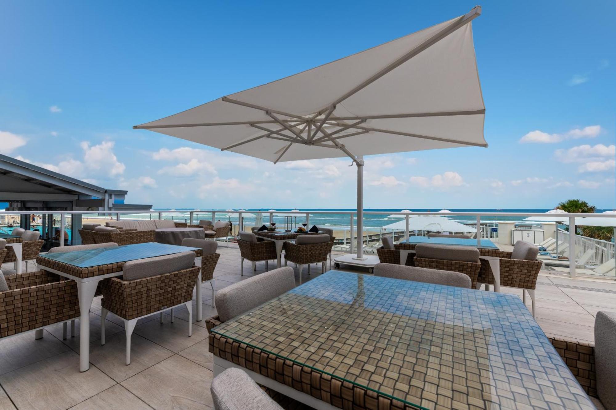 Daytona Grande Oceanfront Resort เดย์โทนาบีช ภายนอก รูปภาพ